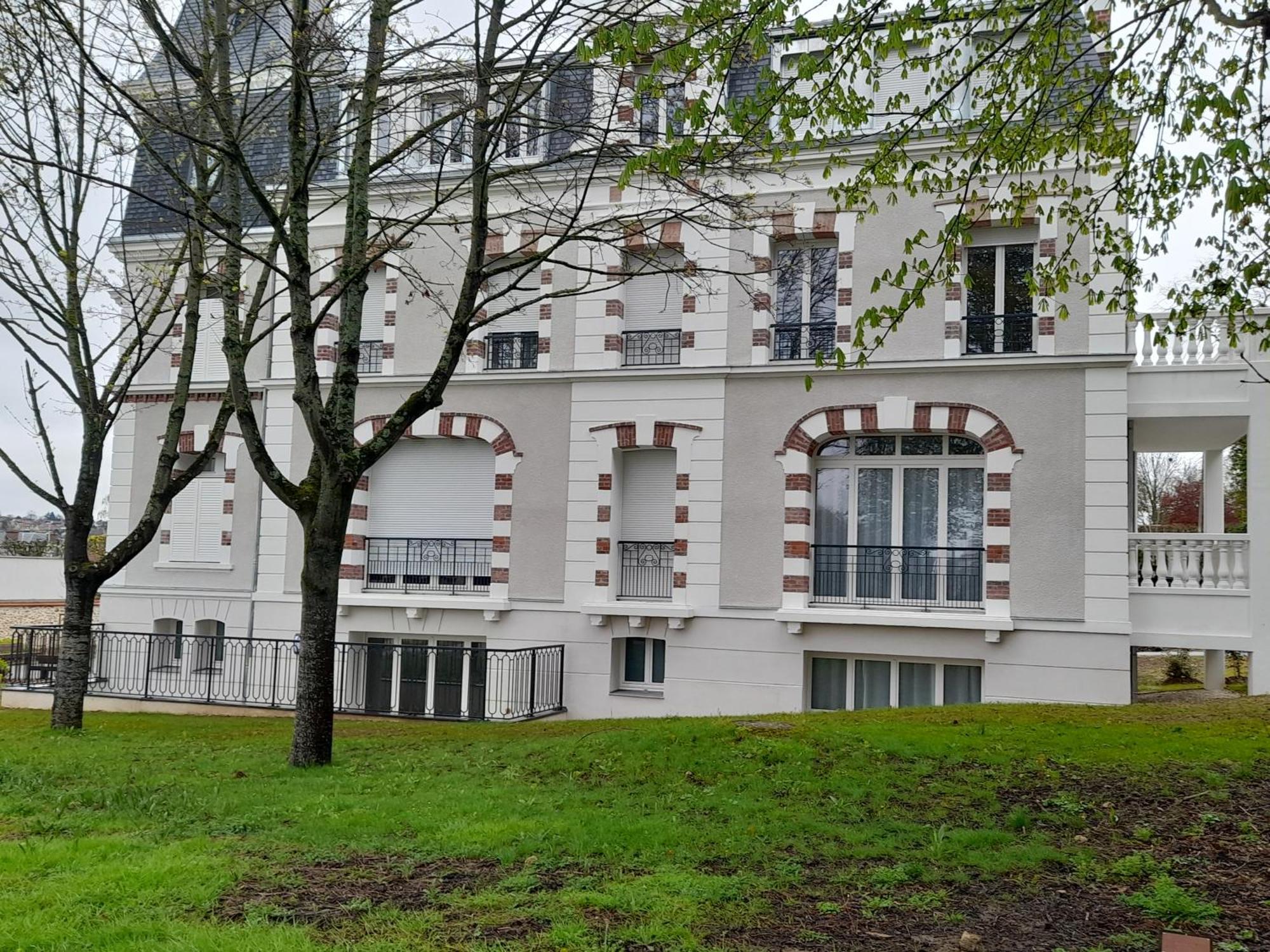 Appart Dans Petit Chateau En Centre Ville Lagny Esterno foto