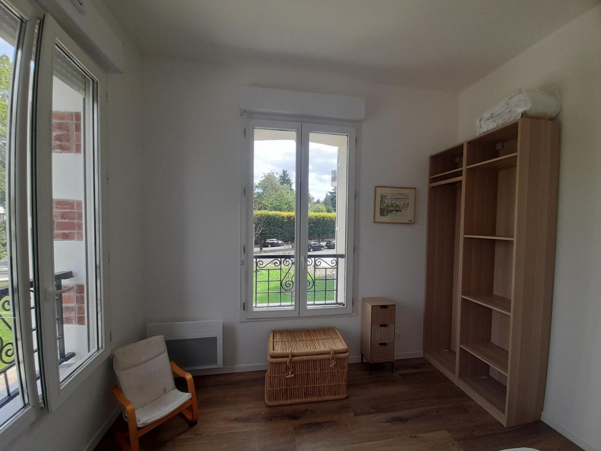 Appart Dans Petit Chateau En Centre Ville Lagny Esterno foto